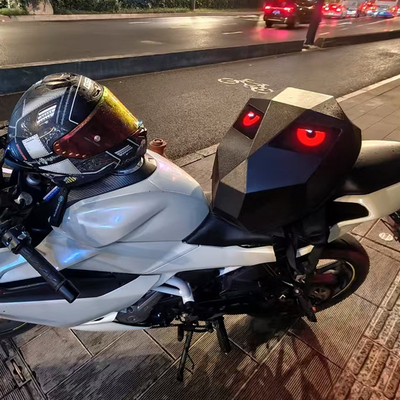 モト ラップトップバックパック 大容量 プログラム可能 防水 - Motorcycle Helmet Backpack Waterproof Led のレビューと価格